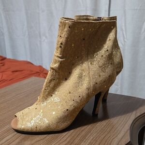 Elegant Open Toed Gold Ankle Boots